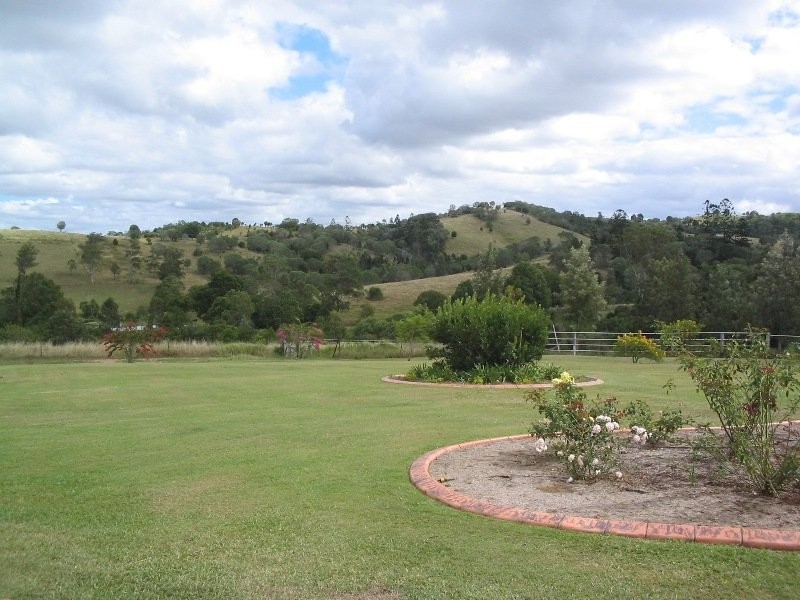 11 Bill James Road, Chatsworth QLD 4570