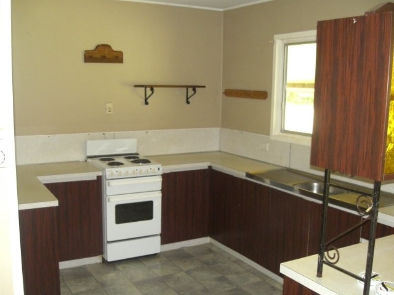 9a Bruce Highway, Chatsworth QLD 4570