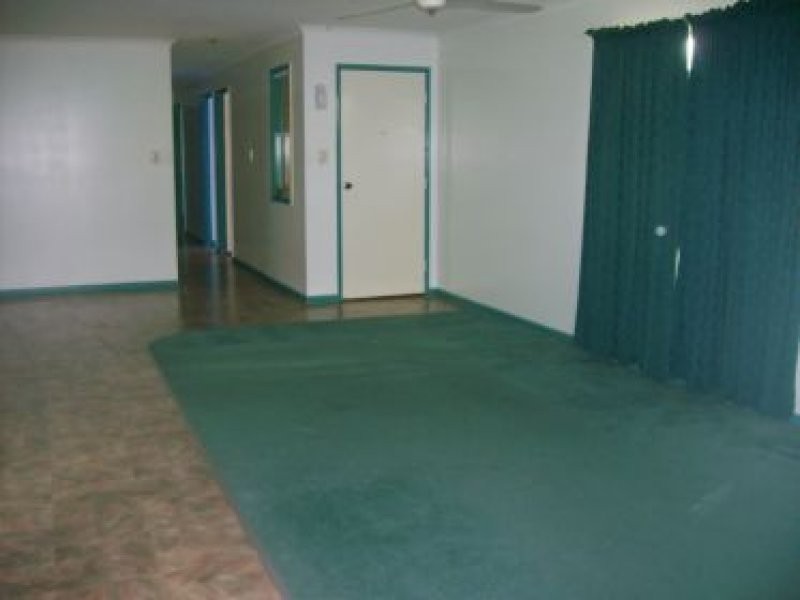 4 John Oxley Avenue, Rural View QLD 4740