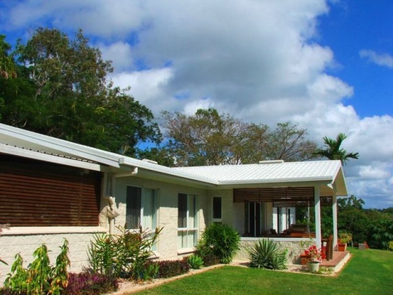 390 Cape Hillsborough Road, Ball Bay QLD 4741