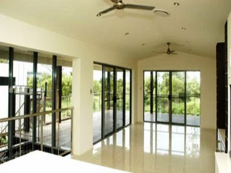 15 Seafarer Court, Blacks Beach QLD 4740