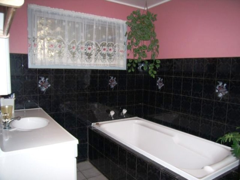 1 Hartog Street, Andergrove QLD 4740