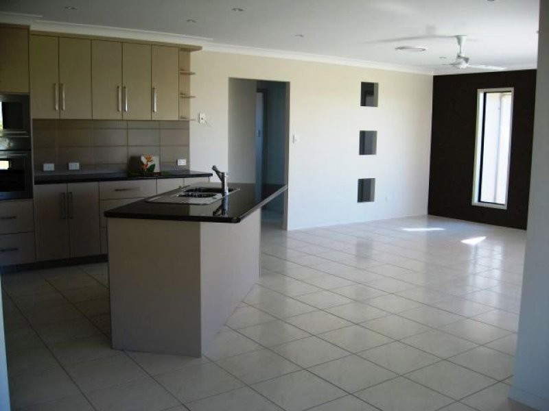 41 Gingham Street, Glenella QLD 4740