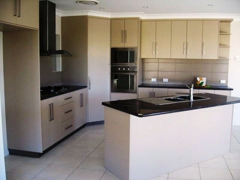 41 Gingham Street, Glenella QLD 4740