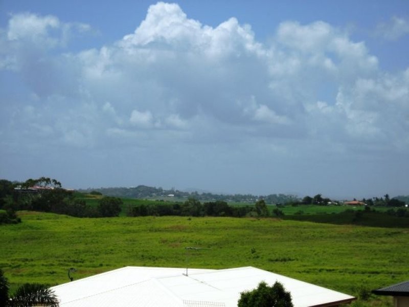 11 Douglas Crescent, Rural View QLD 4740