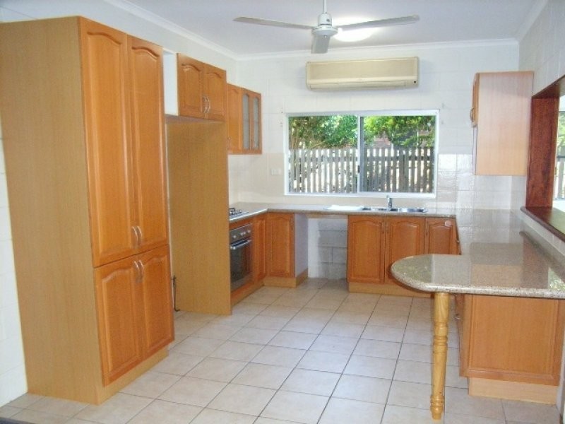 9 Johnson Avenue, Seaforth QLD 4741