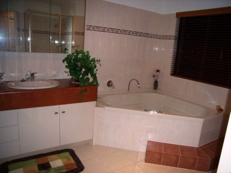 18 Magellan Drive, Andergrove QLD 4740