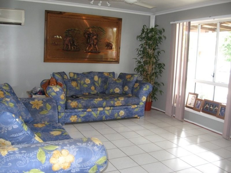 8 Melanie Street, Eimeo QLD 4740