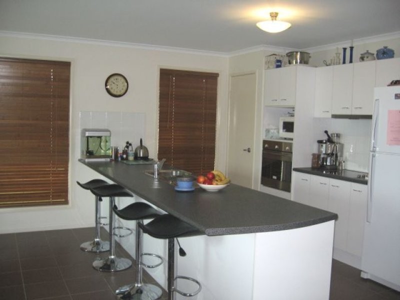 100 Busuttin Drive, Eimeo QLD 4740
