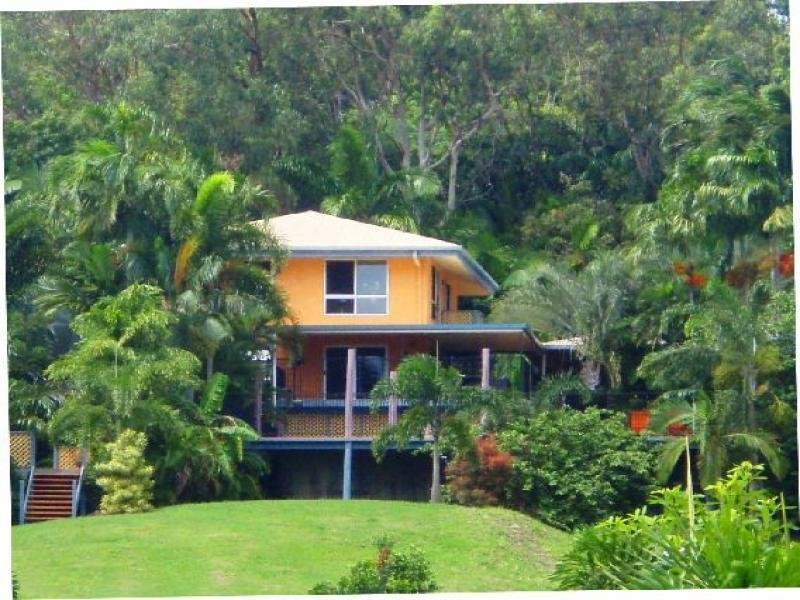 11 Ian Wood Drive, Dolphin Heads QLD 4740