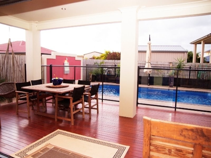 4 Madison Avenue, Glenella QLD 4740
