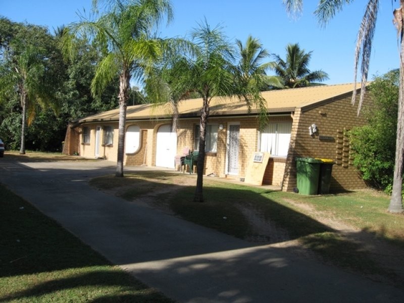 1 and 2, 12 Skylark Street, Slade Point QLD 4740