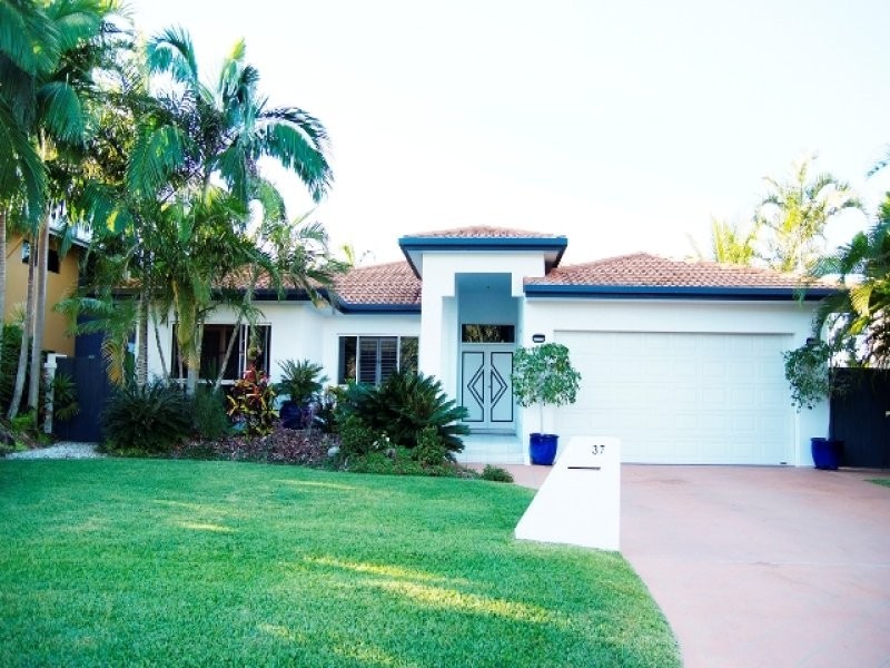 37 Beach Road, Dolphin Heads QLD 4740