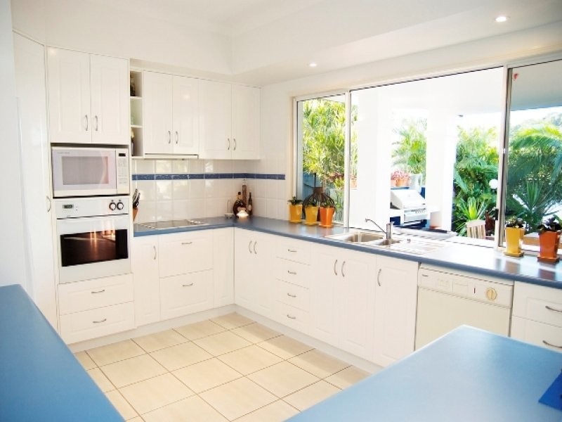 37 Beach Road, Dolphin Heads QLD 4740