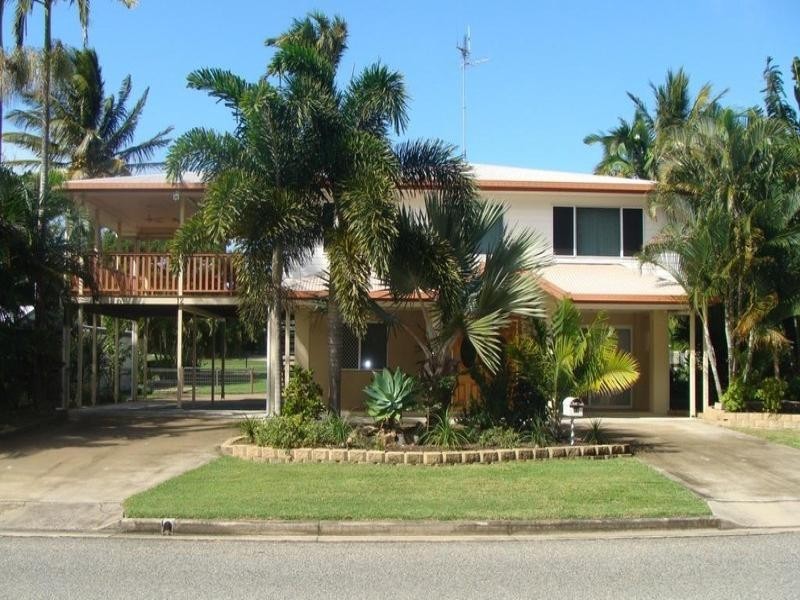 12 Denman Ave, Shoal Point QLD 4750