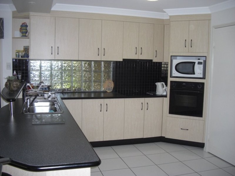 10 Vassallo Drive, Glenella QLD 4740