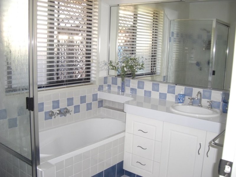 10 Vassallo Drive, Glenella QLD 4740