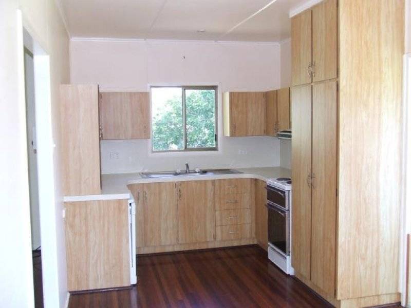 10 Holland Street, West Mackay QLD 4740