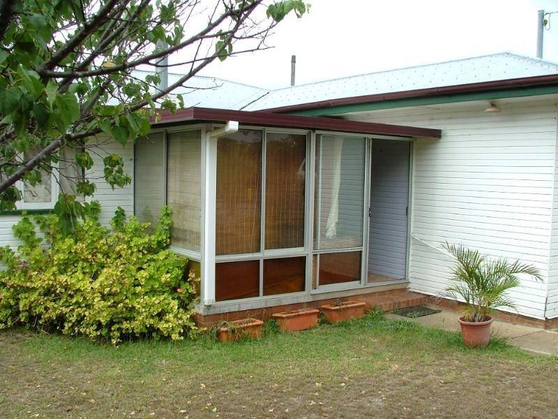 3 Nolan St, Crows Nest QLD 4355