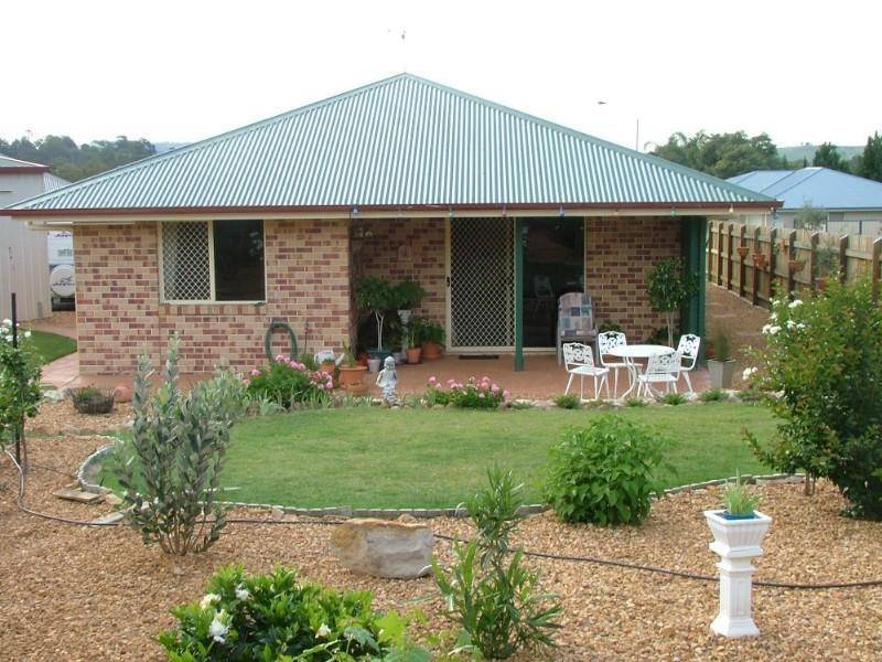1 Lee Crt, Crows Nest QLD 4355