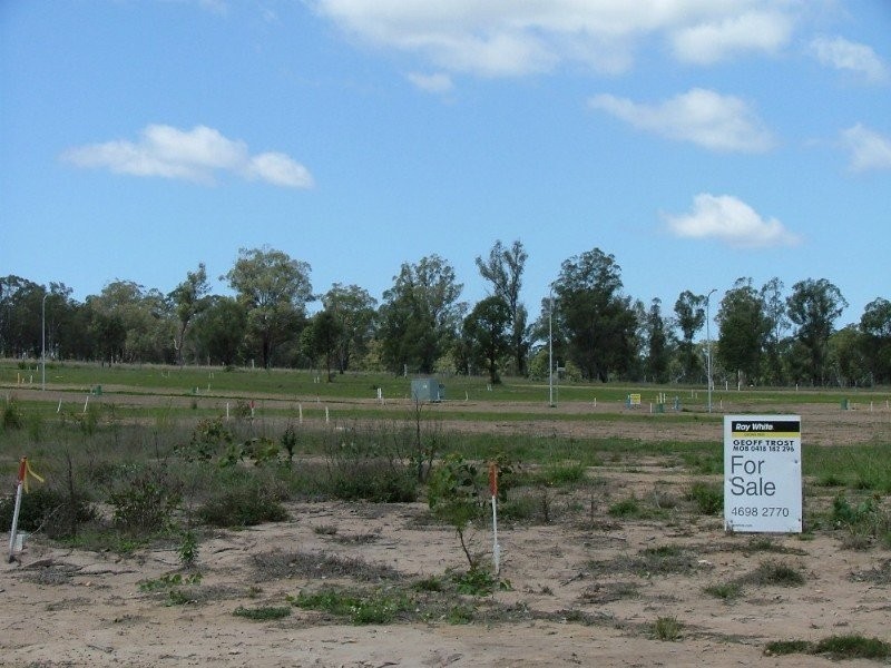 000 Parkland Estate, Crows Nest QLD 4355