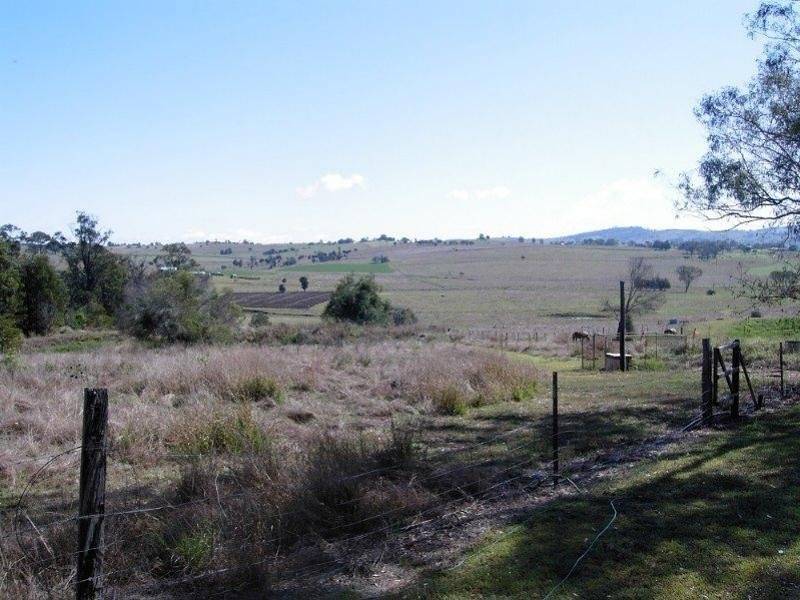 24 Robson Place, Allandale QLD 4310