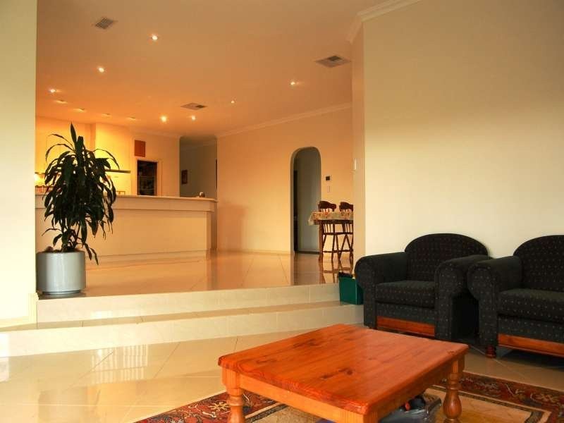 6 Pineview Court, Walkley Heights SA 5098