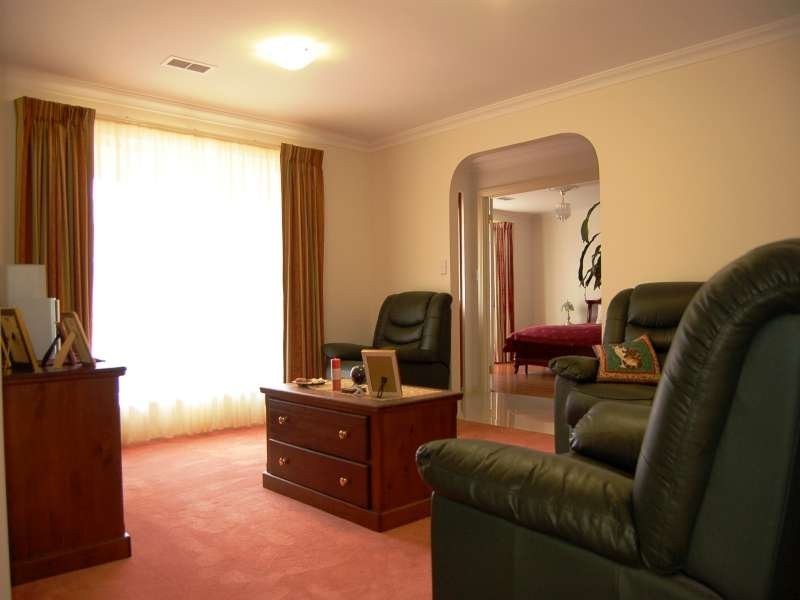 6 Pineview Court, Walkley Heights SA 5098