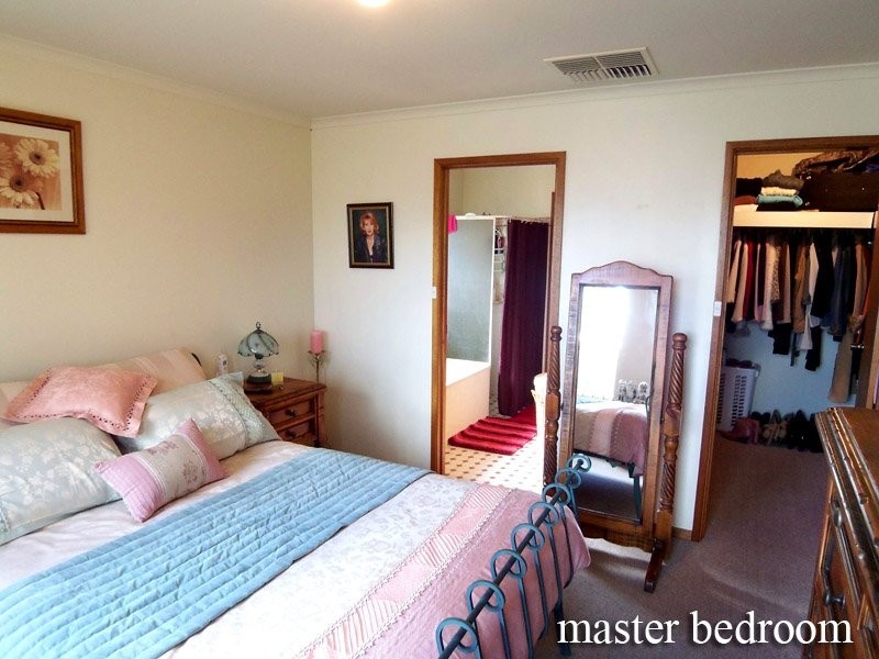 84 Lord Howe Avenue, Oakden SA 5086