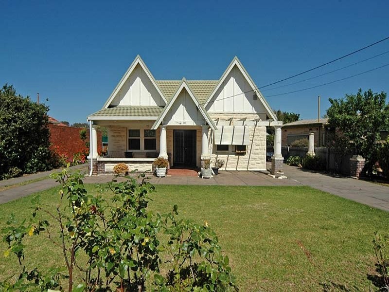 40 St Georges Avenue, Glandore SA 5037