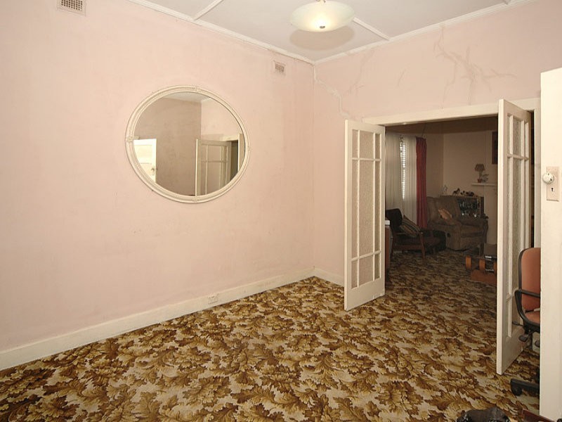 40 St Georges Avenue, Glandore SA 5037