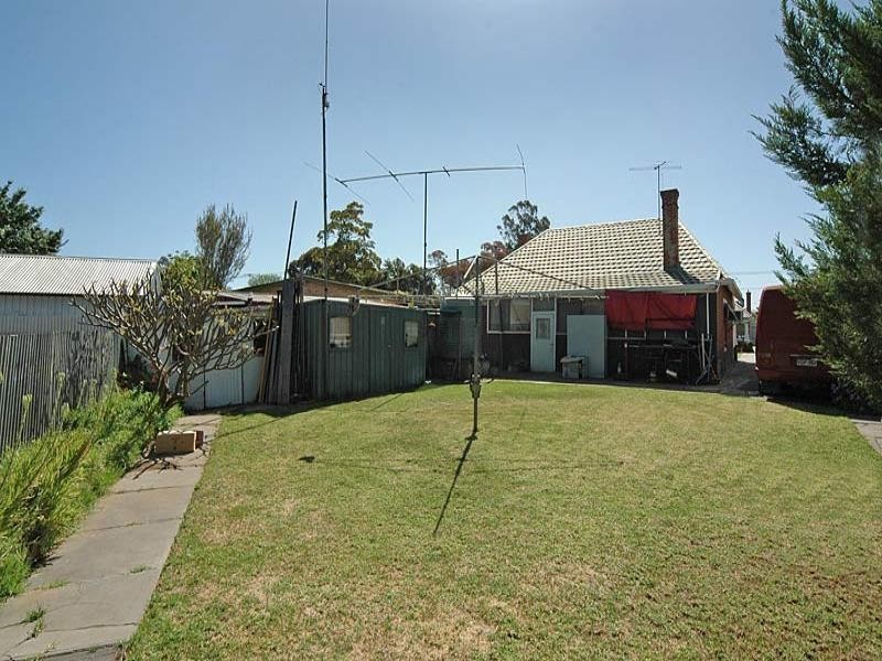 40 St Georges Avenue, Glandore SA 5037
