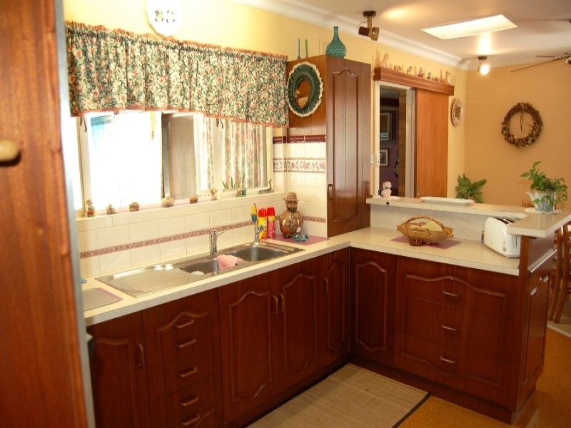 4 Carolan Crescent, Valley View SA 5093