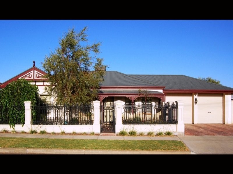 17 Blyth Street, Clearview SA 5085