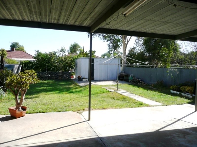2 Cromwell Rd, Kilburn SA 5084