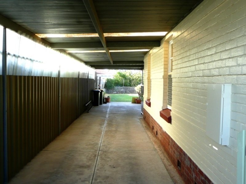 2 Cromwell Rd, Kilburn SA 5084