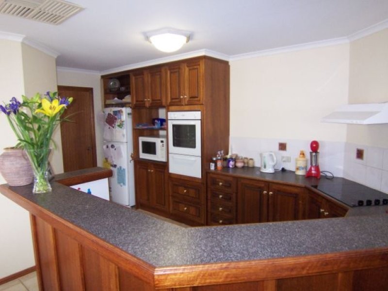 24 Jenolan Crescent, Hillbank SA 5112