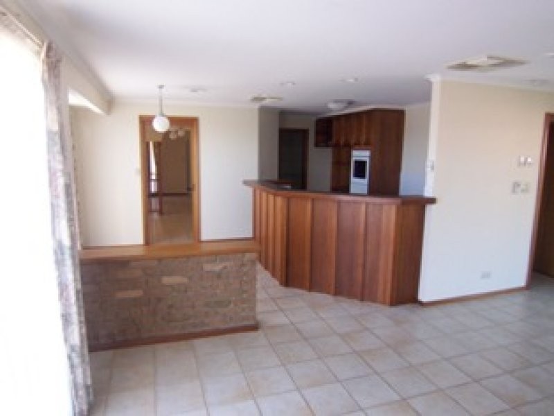 24 Jenolan Crescent, Hillbank SA 5112