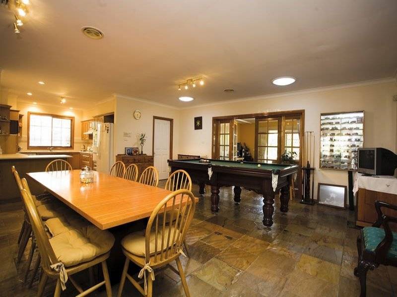 42 Admirals Crescent, Taylors Lakes VIC 3038