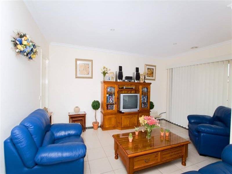 2c Orchid Square, Sydenham VIC 3037