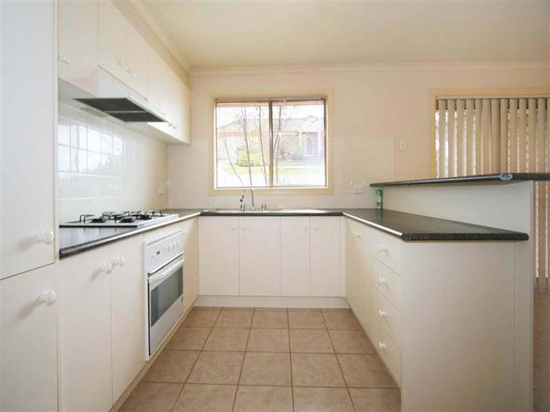 12a Ahmet Place, Hillside VIC 3037