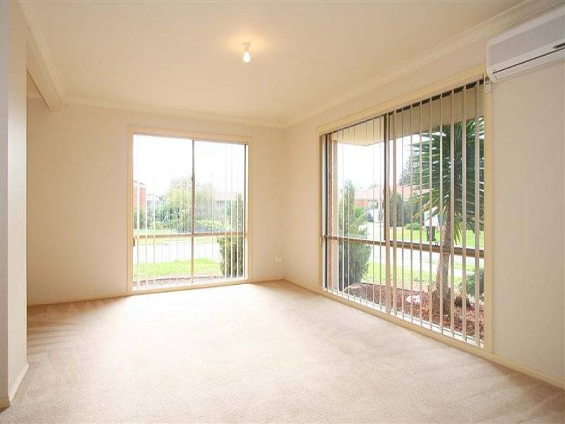 12a Ahmet Place, Hillside VIC 3037