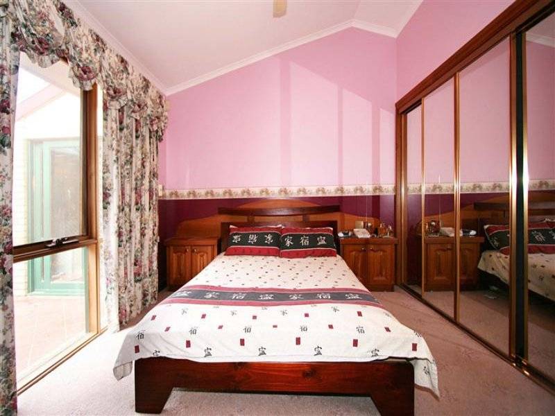 8 Rodmar Close, Hillside VIC 3037