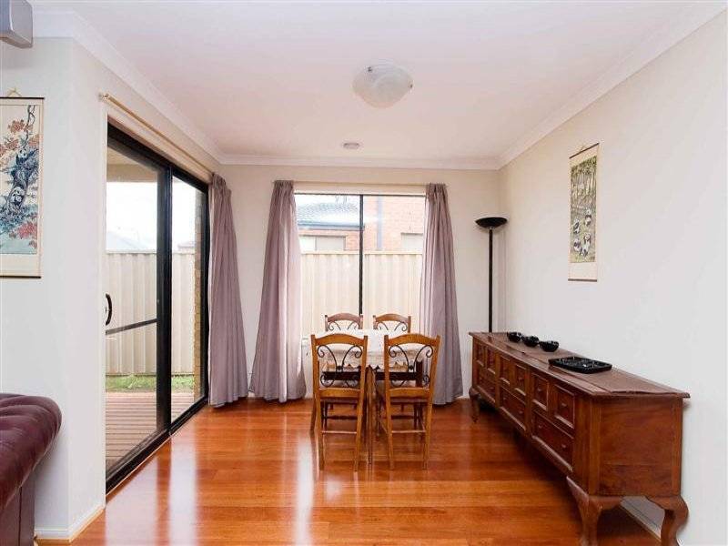 8 Gisborne Way, Caroline Springs VIC 3023