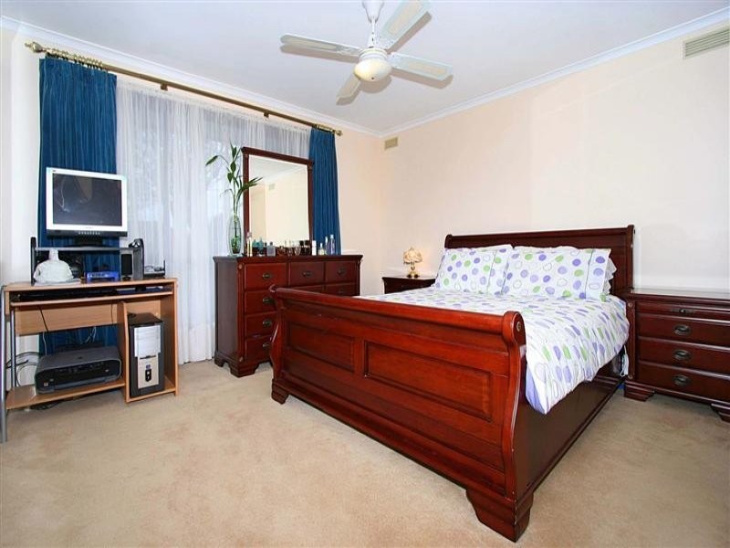 5 Antrim Court, Deer Park VIC 3023