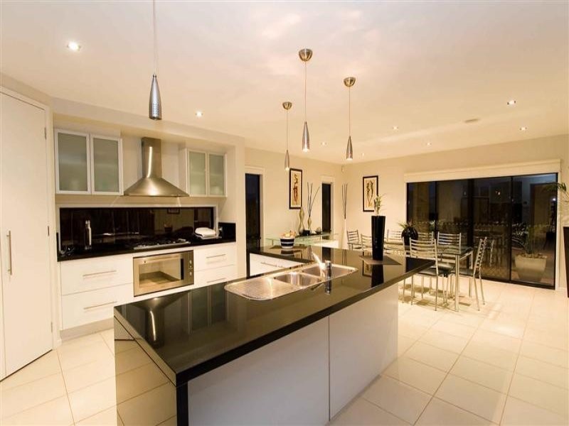 3 Darlinghurst Place, Taylors Hill VIC 3037