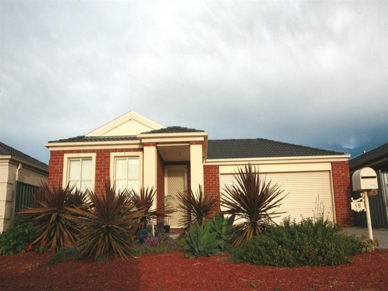 15 Klippel Way, Caroline Springs VIC 3023