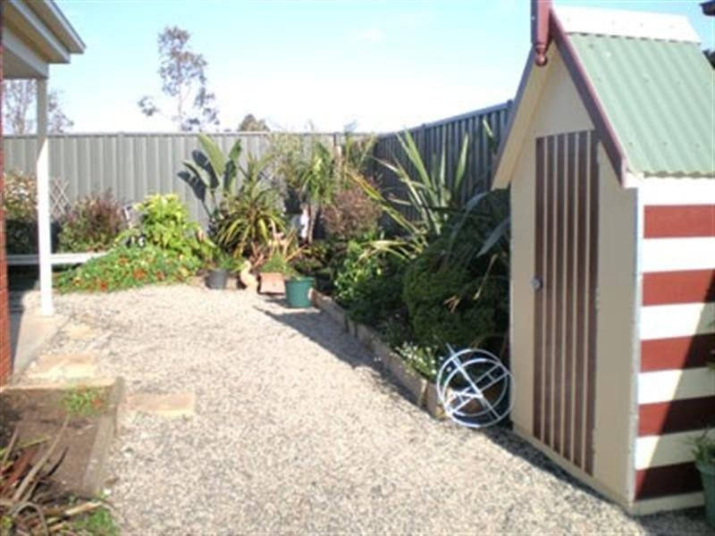 15 Klippel Way, Caroline Springs VIC 3023