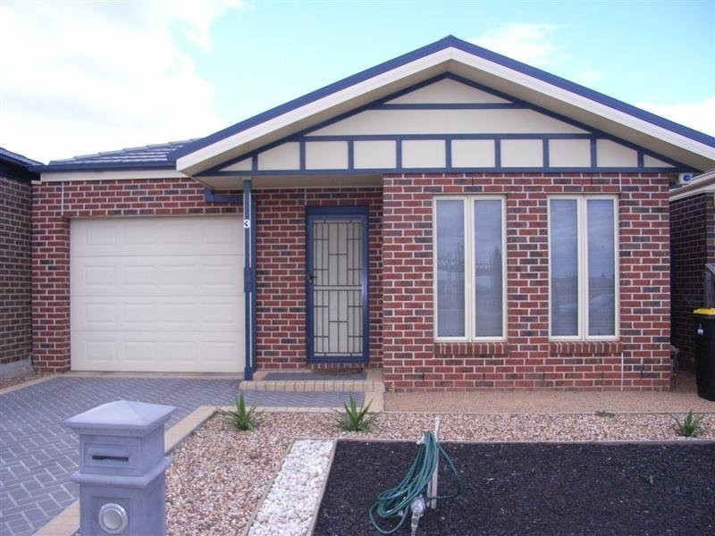 3 Hepburn Court, Taylors Hill VIC 3037