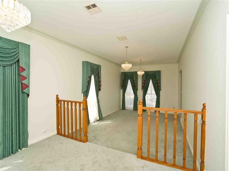 34 Golden Way, Hillside VIC 3037